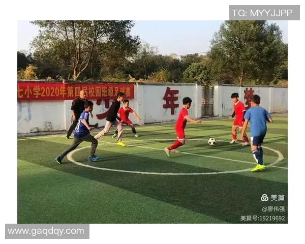 璀璨足球星星奖杯闪耀青春赛场点亮梦想时刻荣耀绽放